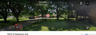 1002 N Delaware St, Chouteau, OK 74337 - photo 4