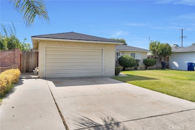 578 W Beverly Dr, Clovis, CA 93612 - photo 2