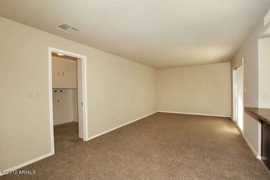 06 Family Room-666x444-72dpi