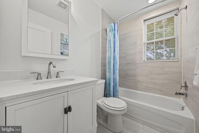 4255 Eads St NE unit D, Washington, DC 20019 - photo 6