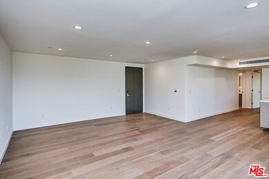 328 N Maple Dr unit 302, Beverly Hills, CA 90210 - photo 4