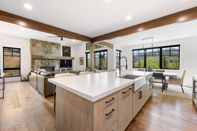 7-web-or-mls-Silver Oak-28