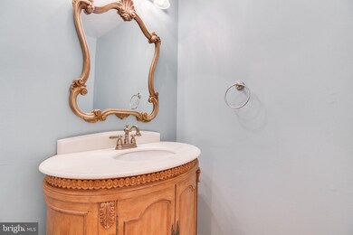 9213 Burnetta Dr, Annandale, VA 22003 - photo 7