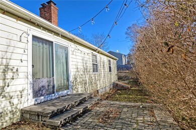 3 Woburn St, Bristol, RI 02809 - photo 4