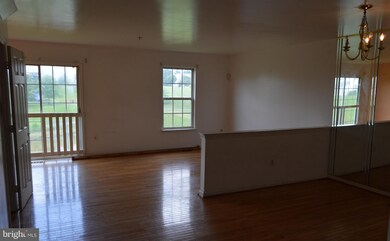 6922 Diamond Ct, District Heights, MD 20747 - photo 3