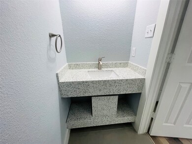 7928 Dyer St, Houston, TX 77088 - photo 5