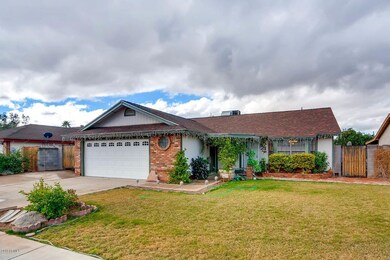 930 N Evergreen Gilbert AZ-large-002-10-