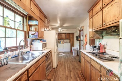 2746 Lanier Dr, Snellville, GA 30078 - photo 7