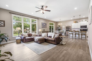 727 E Eleven Point Ln, Nixa, MO 65714 - photo 4