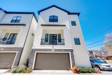 843 Fisher St unit D, Houston, TX 77018 - photo 2