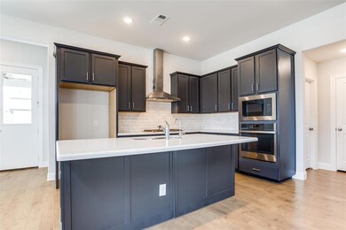 3512 Sevilla Dr, Frisco, TX 75034 - photo 4