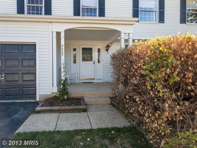 8409 Woodford Ct, Vienna, VA 22182 - photo 2