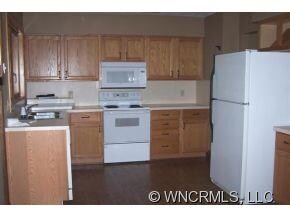 3172 Scronce Creek Rd, Burnsville, NC 28714 - photo 7