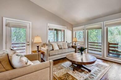 07 Living Room 1597774126408