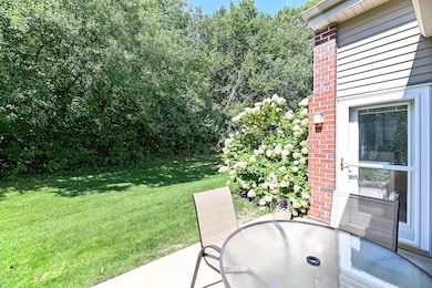 18415 W Wisconsin Ave unit 18415, Brookfield, WI 53045 - photo 2