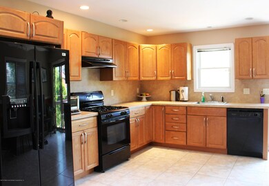 (7) Kitchen