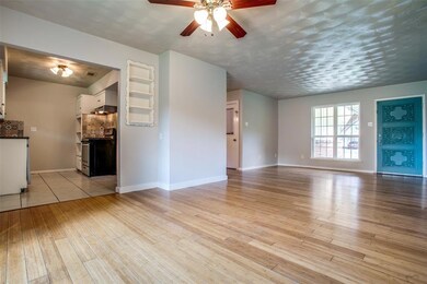 Large Open Feeling. Kitchen adjacent to Dining Spa