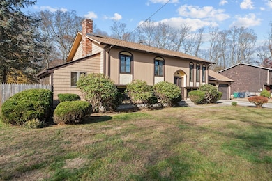 400 Cole Farm Rd, Warwick, RI 02889 - photo 2