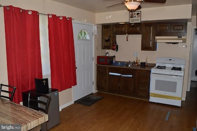 99 9th St, Upland, PA 19015 - photo 5