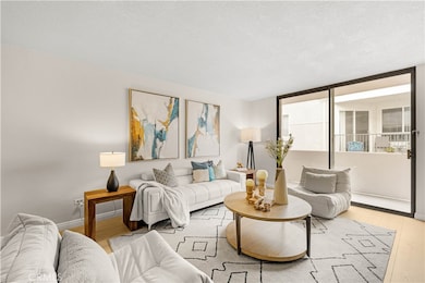 Lafayette Park Towers Condominiums unit 624, Los Angeles, CA 90057 - photo 3