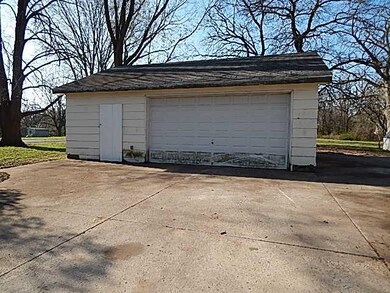 1607 Evergreen Ave, Des Moines, IA 50320 - photo 4