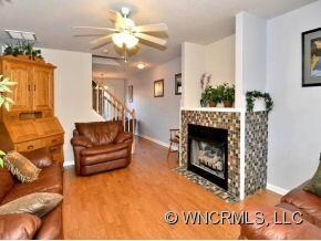 Tiled gas log fireplace