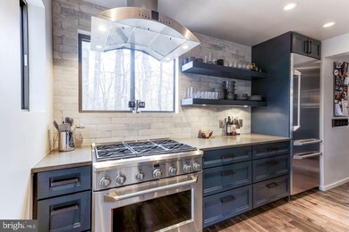 11510 Turnbridge Ln, Reston, VA 20194 - photo 3