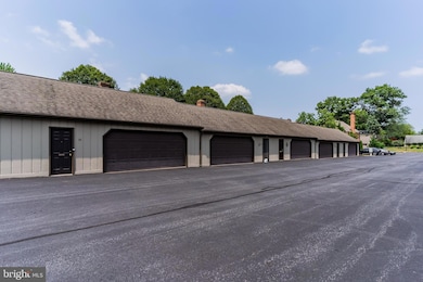 19 Kensington Square, Mechanicsburg, PA 17050 - photo 3