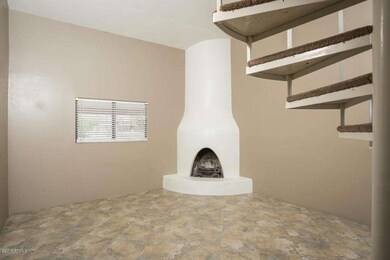 AZA_IMAGES_Villa_Schmidt_12th_05.jpg