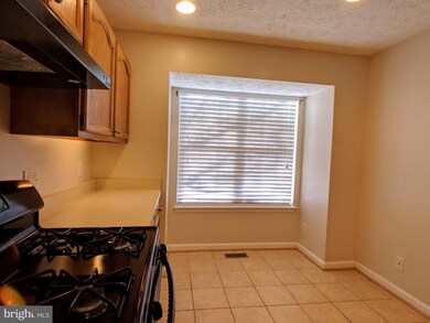 502 Tolbelt Ct, Stafford, VA 22554 - photo 4