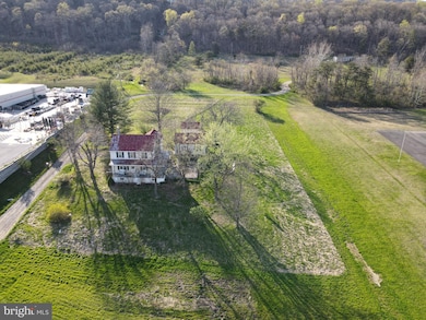 58 Kyne Ln, Berkeley Springs, WV 25411 - photo 2