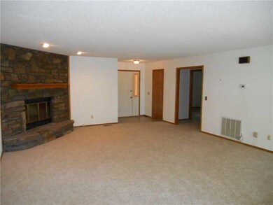 4 Lockton Dr, Bella Vista, AR 72714 - photo 2