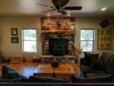 Living Room - 5