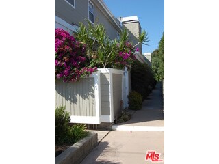 2421 Vanderbilt Ln unit 4, Redondo Beach, CA 90278 - photo 2