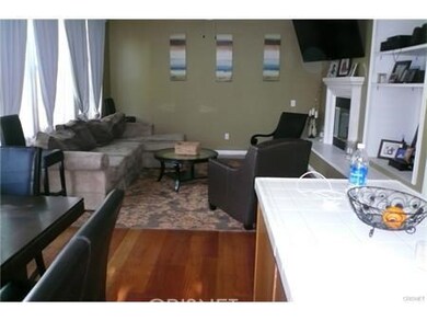 23249 Beachcomber Ln, Valencia, CA 91355 - photo 3