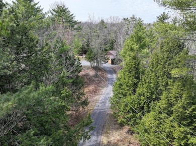 1 Fields Way drive way