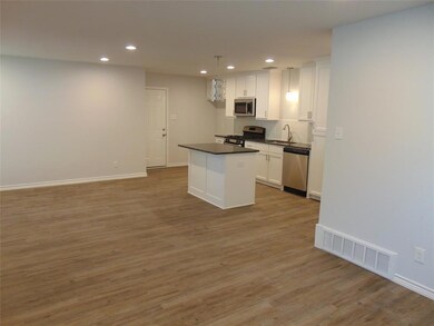 2219 Mccormick St unit DT, Denton, TX 76205 - photo 5