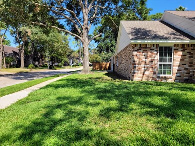 11926 Stillwater Dr, Houston, TX 77070 - photo 5