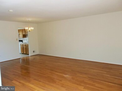 8819 Winding Hollow Way, Springfield, VA 22152 - photo 2