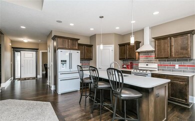 Kitchen w/Center Island
