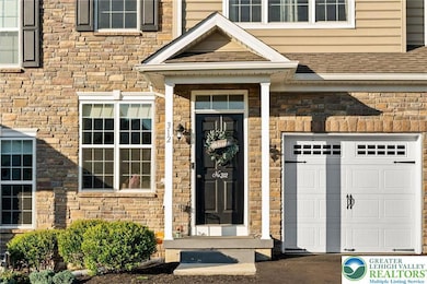 312 Redclover Ln, Allentown, PA 18104 - photo 3