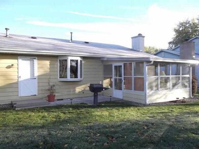 609 E 3rd St, Auburn, IN 46706 - photo 2