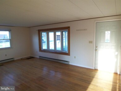 34 Morgan Ln, Berkeley Springs, WV 25411 - photo 2