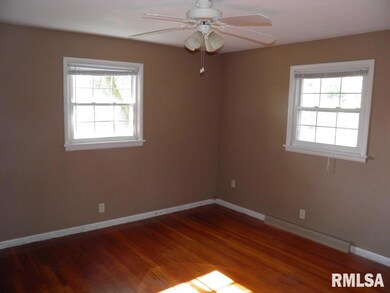 5125 W 49th St, Davenport, IA 52806 - photo 3
