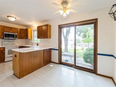 2100 Meadow Brook Dr unit 103, West Des Moines, IA 50265 - photo 4