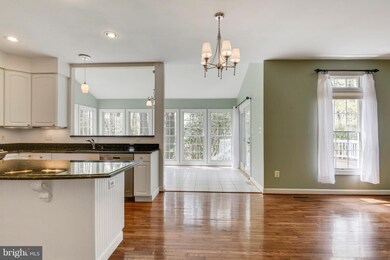 12812 Doe Ln, Gaithersburg, MD 20878 - photo 5