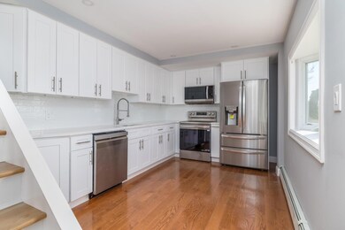 13 Curve Ln, Levittown, NY 11756 - photo 4