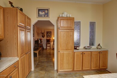 3549GoldKitchtoGreatRoom