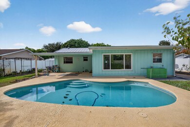 8675 SE Keathley Ct, Hobe Sound, FL 33455 - photo 4