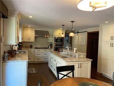 Plenty of Cabinets and Convenient Drawer Storage